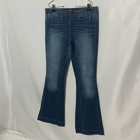 Allen B Schwartz Wide Leg Jeans - Picture 2 of 11